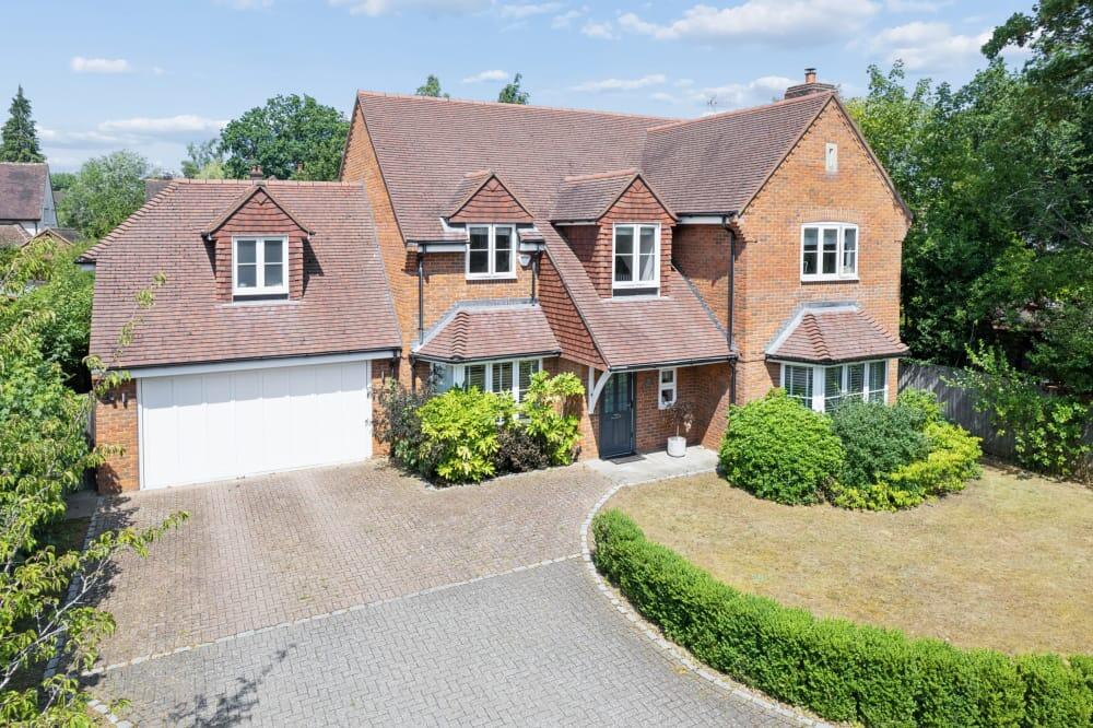 Main image of property: Cedar Grove, Amersham, HP7