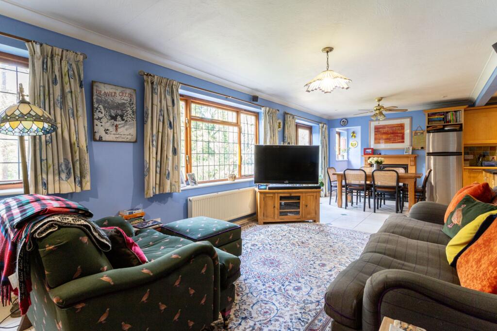 House in Finchampstead - More