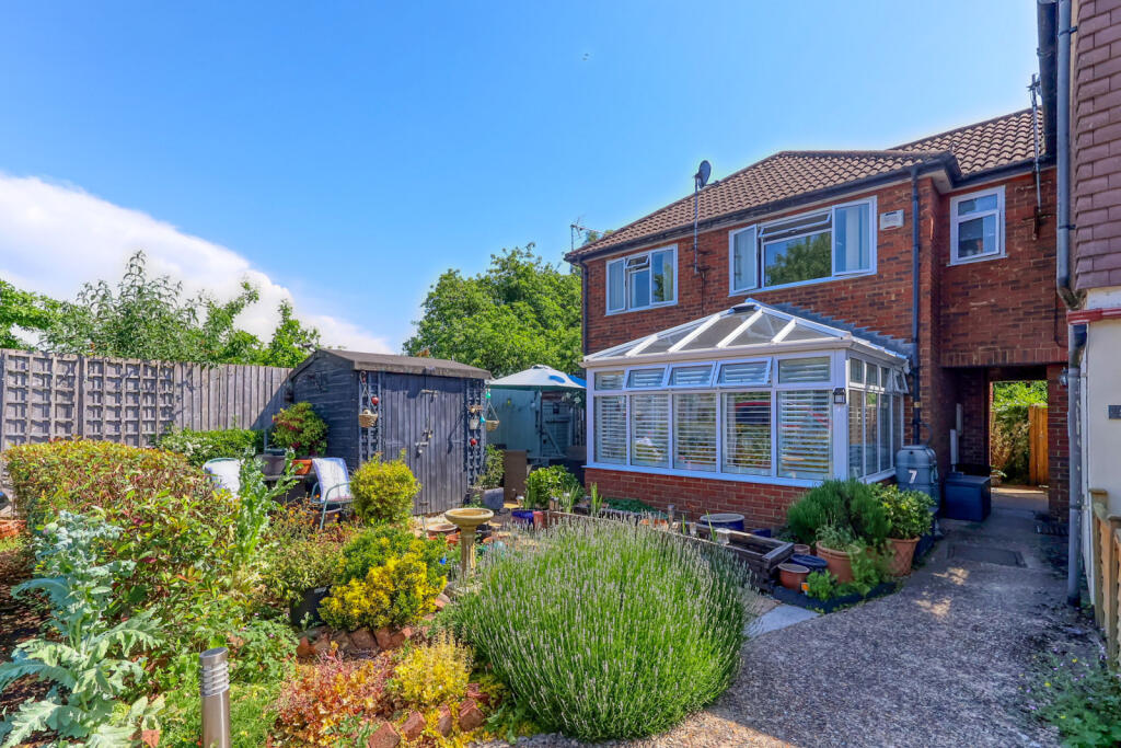 Main image of property: The Laurels, Ash Road, High Wycombe, Buckinghamshire, HP12
