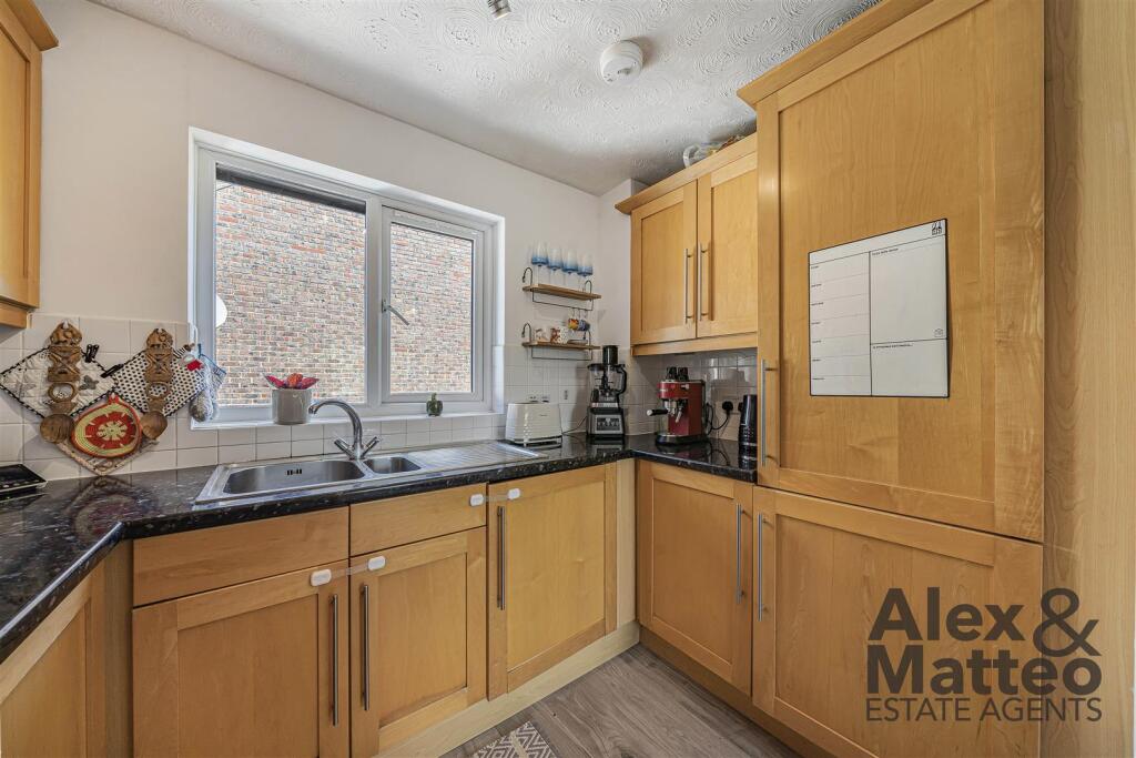 Apartment in London - More