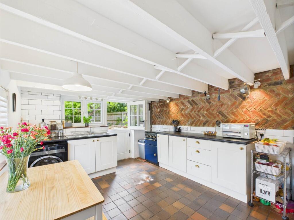 Main image of property: Dollicott, Haddenham