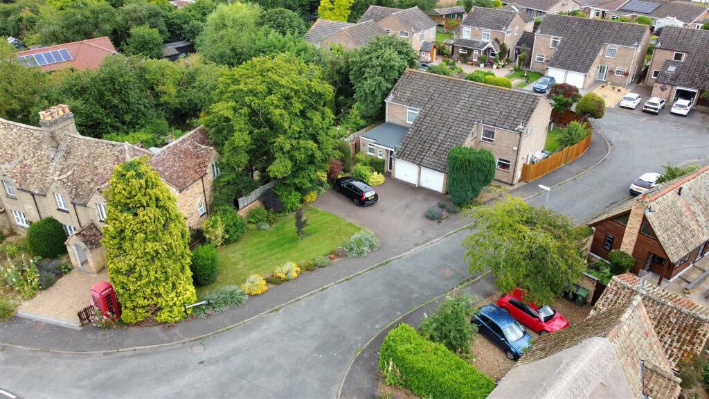3-bed semi-detached on Abrahams Close, Landbeach, £350,000