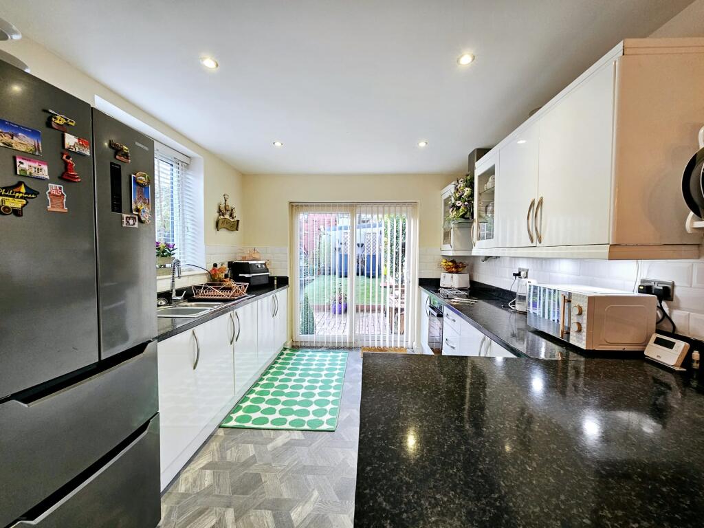 House in Scarborough, South Cliff - View 3
