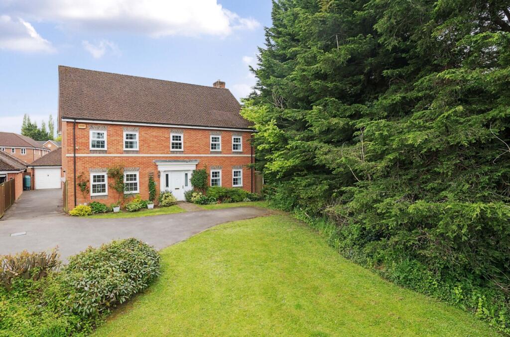 Main image of property: Creswell, Hook, Hampshire