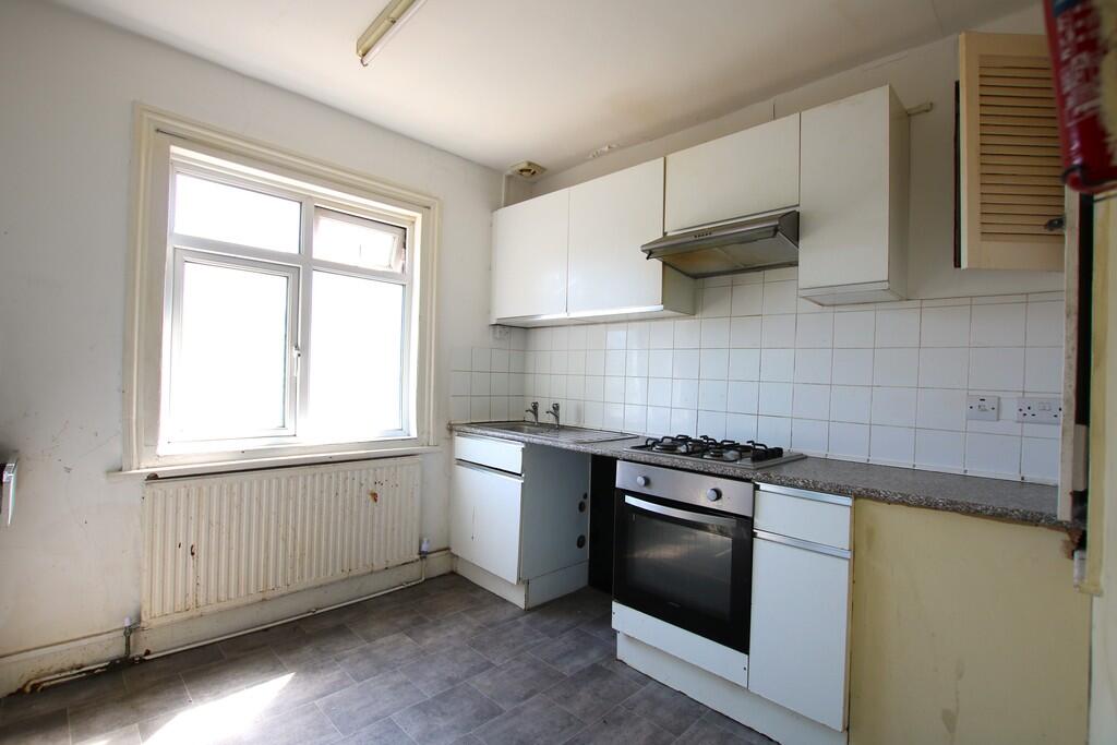Apartment in London, Harlesden - More