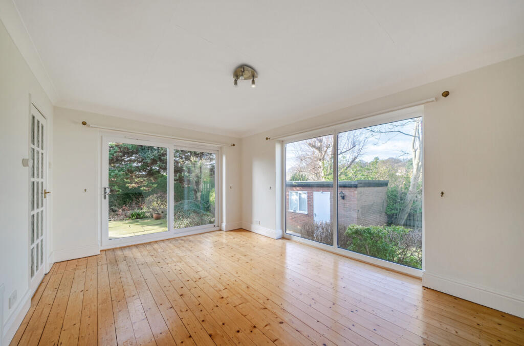 The Lane, Alwoodley, Leeds, LS17 photo 4