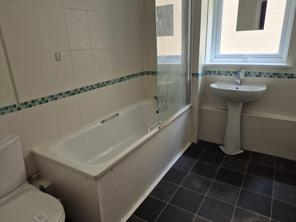 Apartment in Maidstone, Kent - View 5