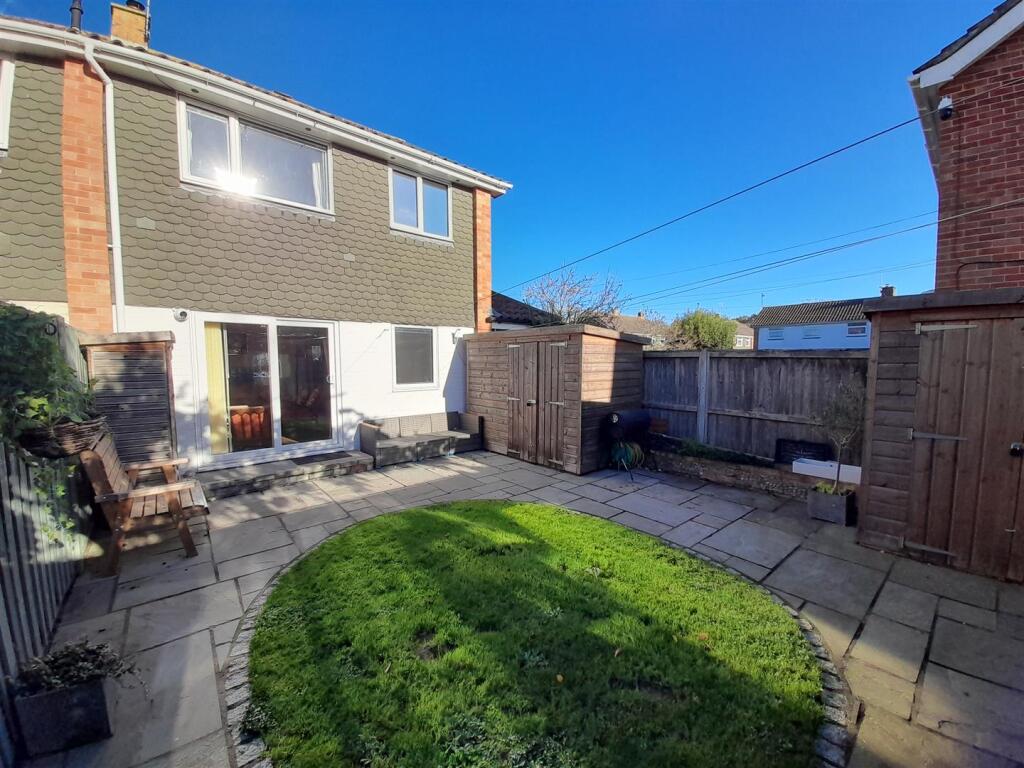 Orchard Way, Barnham photo 4