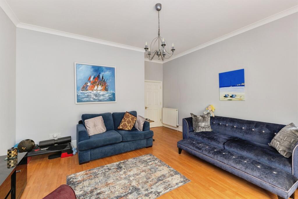 Apartment in Torquay, Torbay - View 3