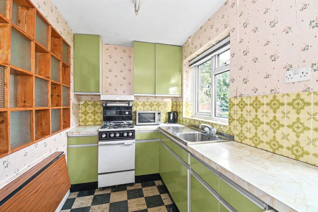 Apartment in Kingston upon Thames - More