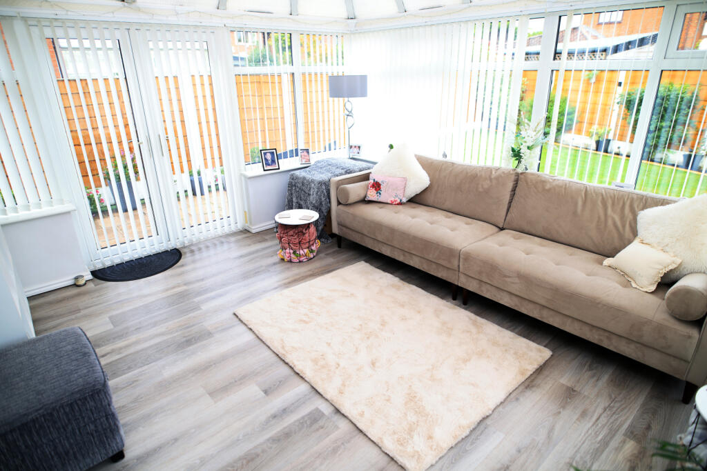 House in Tameside, Littlemoss - More