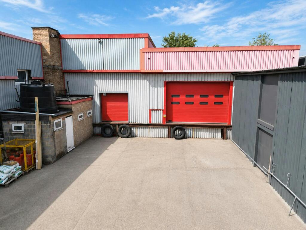 Dock level loading doors