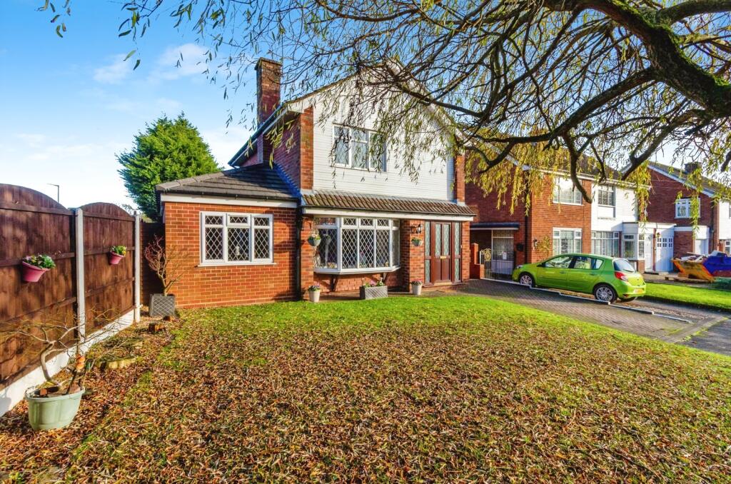 Lombardy Gardens, Willenhall, West Midlands, WV12 photo 2