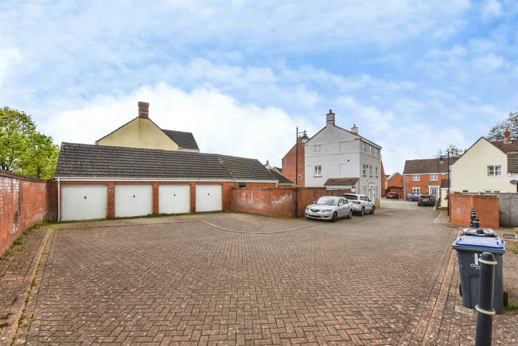 House in Westbury, Leighton Park, Leigh Park - View 2