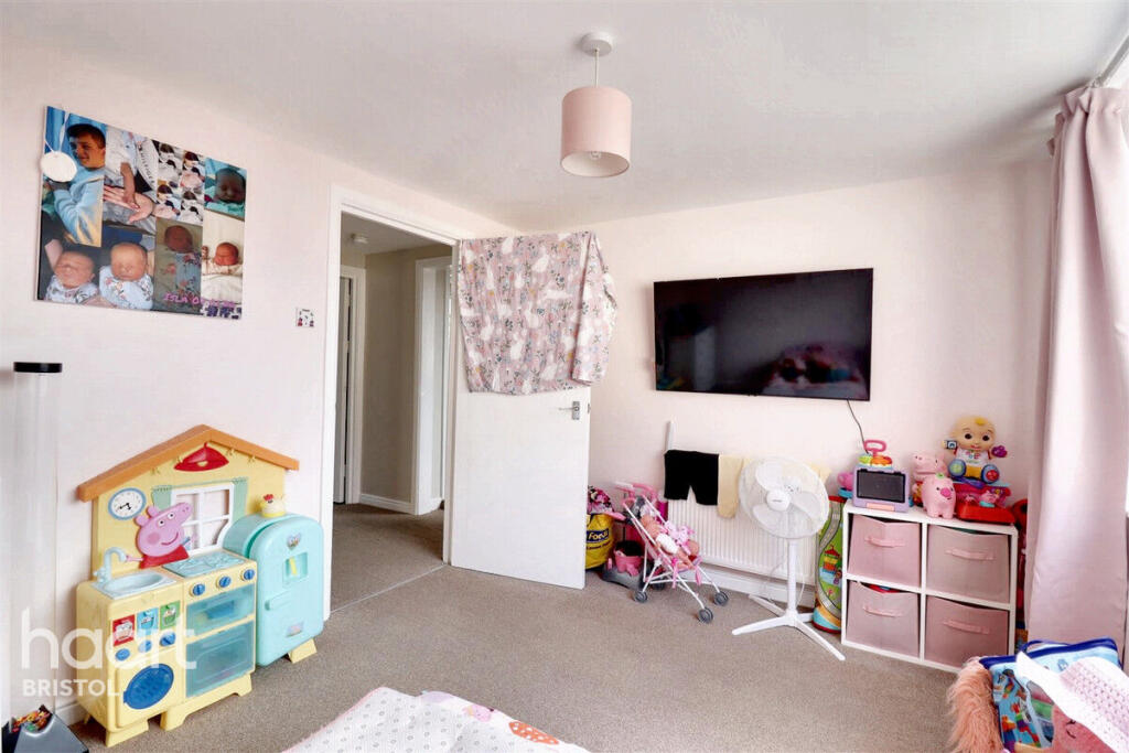 Apartment in Bristol, Shirehampton - More