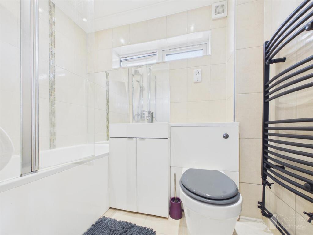 Apartment in Stevenage, Pin Green - View 3