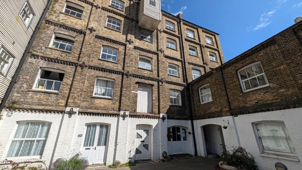 Main image of property: London Road, Dover, Kent, CT17