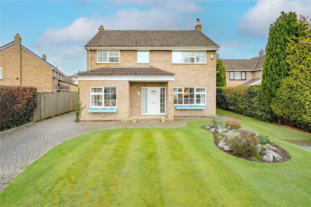 Main image of property: Shadwell Park Close, Leeds, West Yorkshire