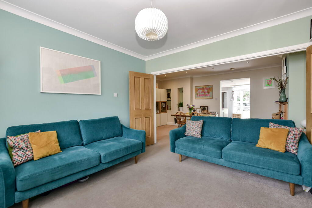 Dickinson Square, Croxley Green, Rickmansworth, WD3 3EY photo 4