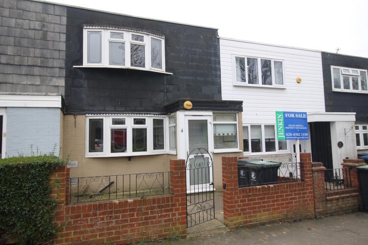 Main image of property: Highwood Lane, Loughton, Essex, IG10