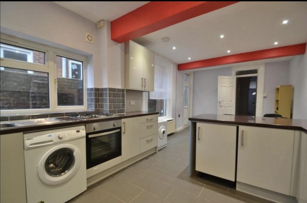 House in Southampton, Bevois Valley, Portswood Park - View 2