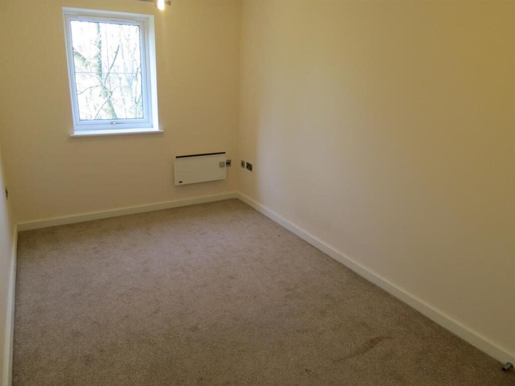 Apartment in Huddersfield - View 5