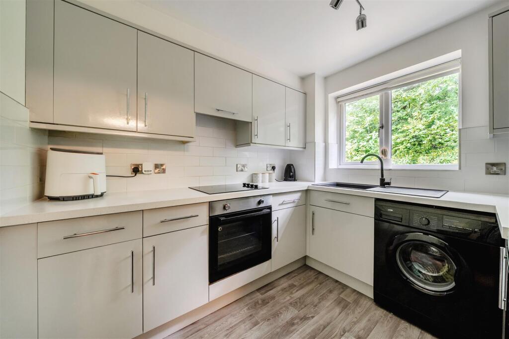 Masefield Gardens, Crowthorne, Berkshire, RG45 7QS - View 2