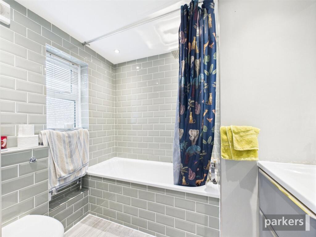 Apartment in Reading, Lower Earley, Earley - View 5