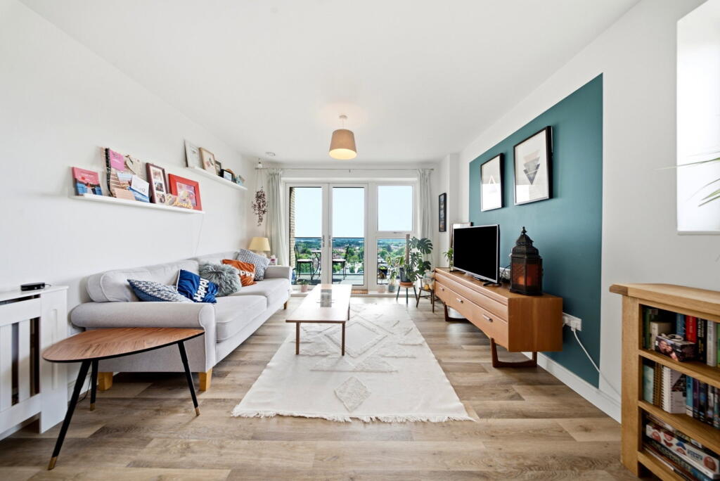 Apartment in Southall - View 5