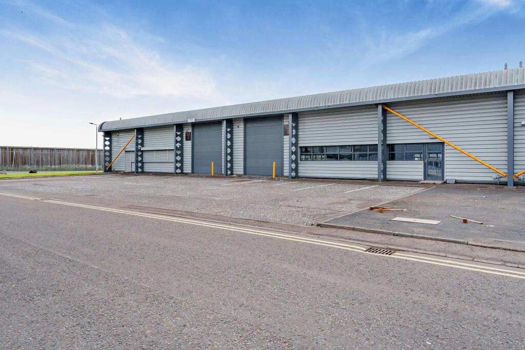 8652995exterior01800.jpg