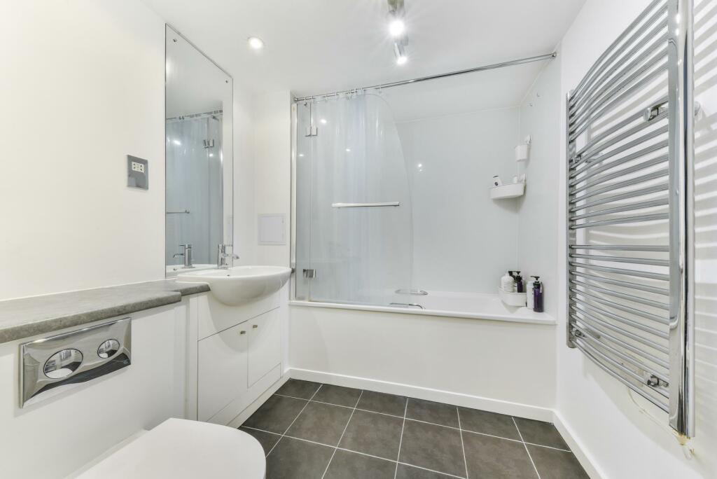 Apartment in London, St Luke's, Finsbury - More