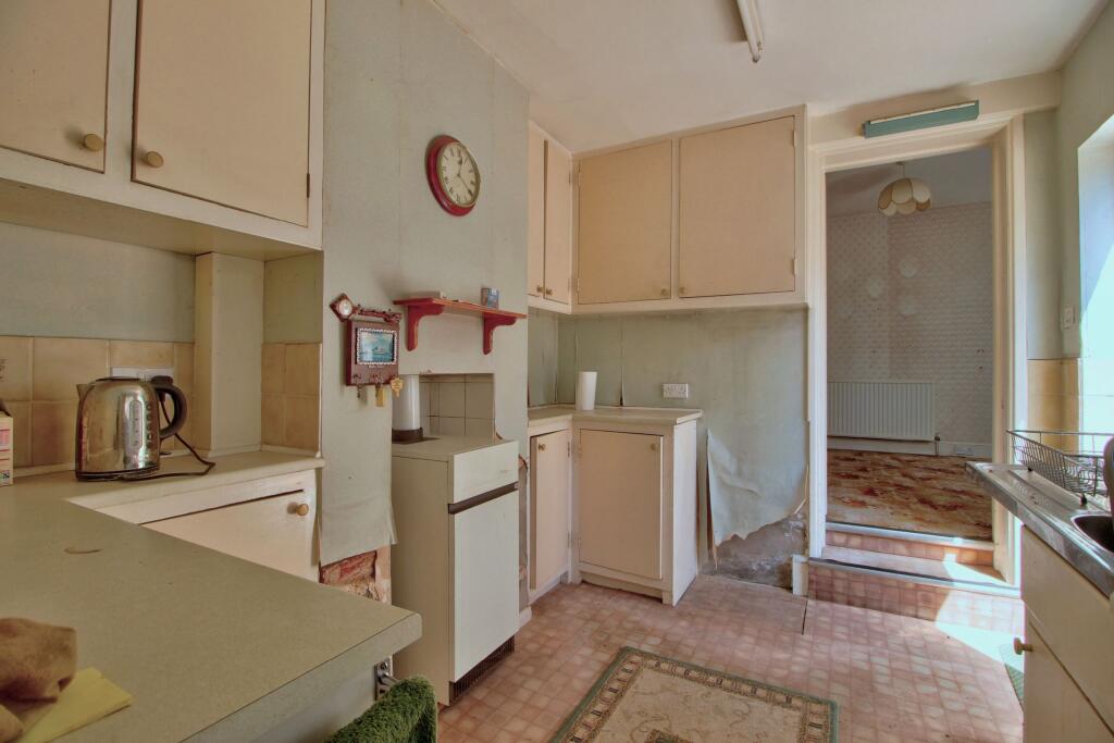 Matthewsgreen Road, Wokingham - View 6