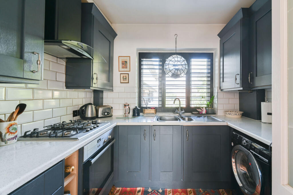 Apartment in London - More