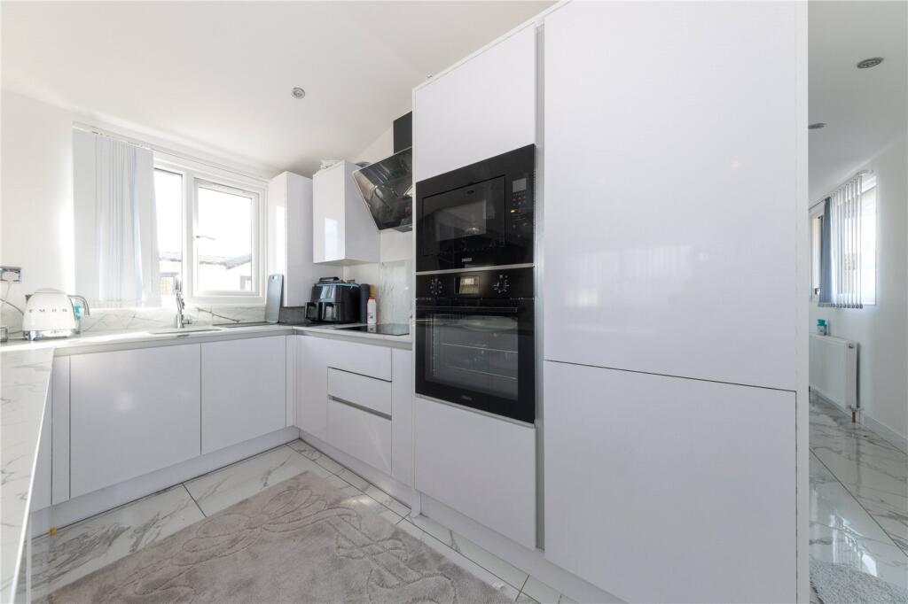 Stopsley Mobile Home Park, St. Thomas's Road, Luton, Bedfordshire, LU2 photo 4