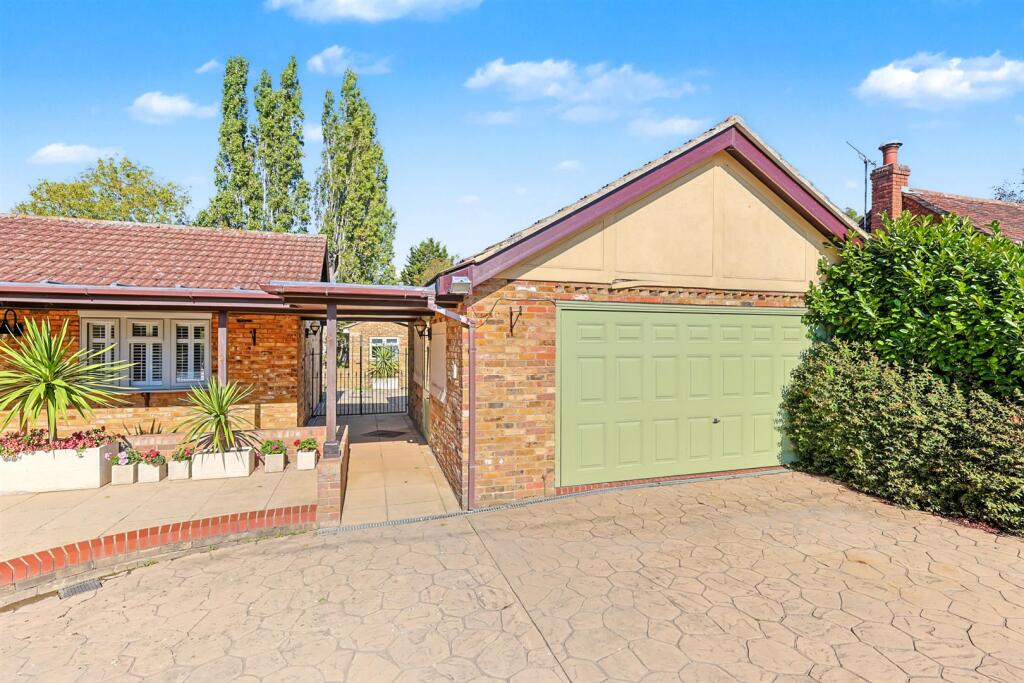 House in Southend-on-Sea - View 4