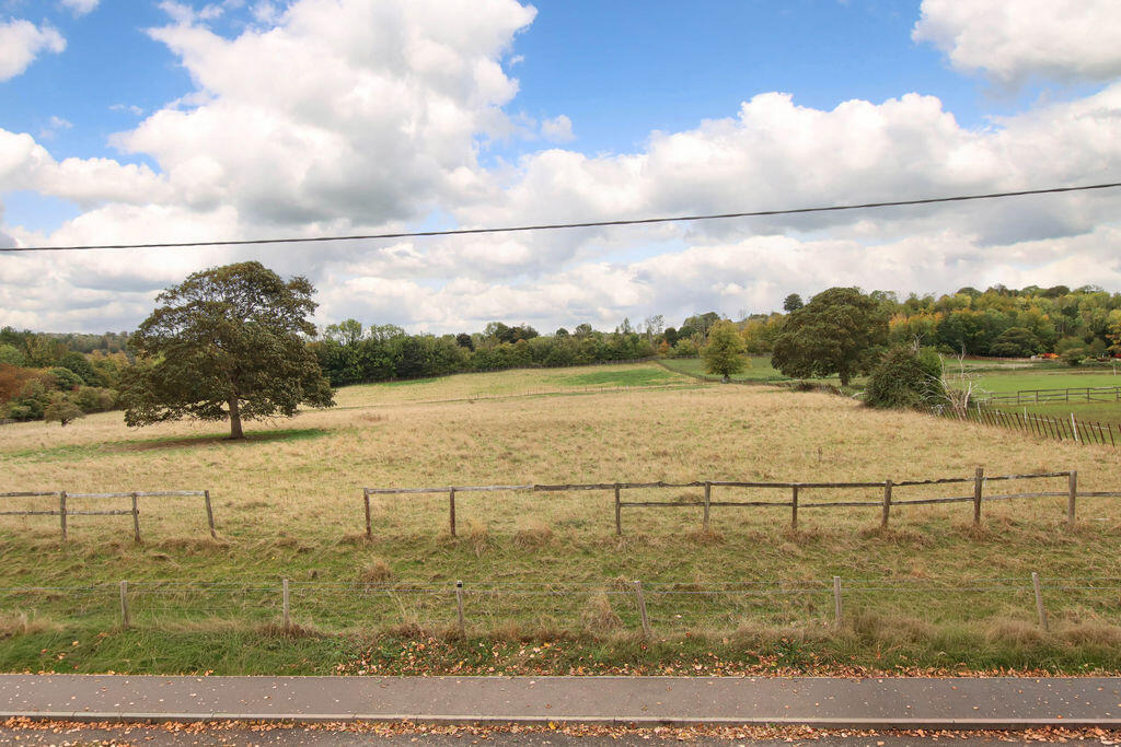 House in Tring - View 4