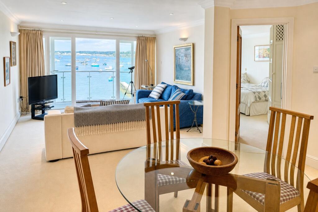 Apartment in Bournemouth - More