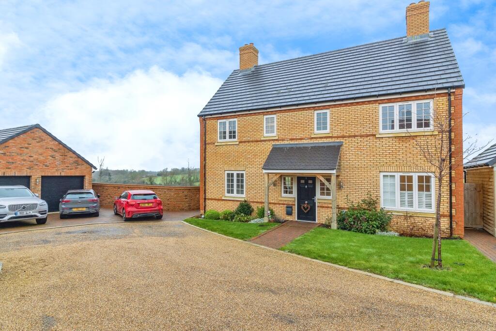 4-bed detached on Cherry Leas, Great Horwood, Milton Keynes, MK17, £700,000