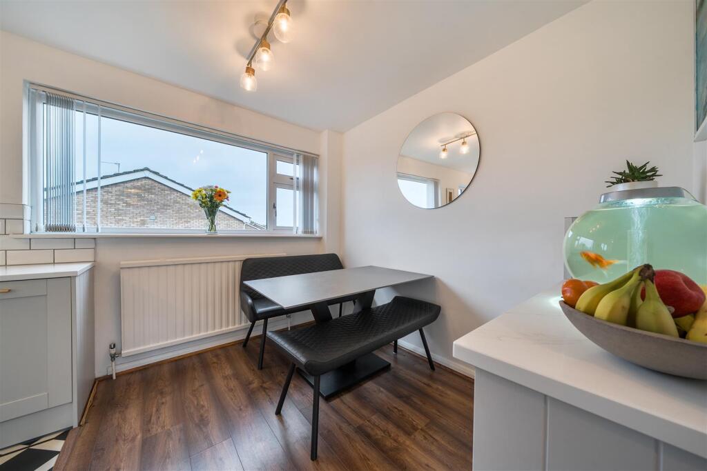 House in London, Poverest, Crofton - More