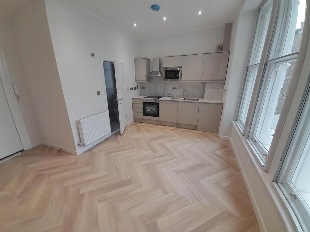 Apartment in London - View 2
