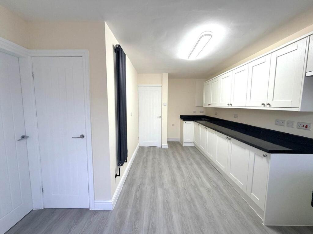 House in Knowsley, Kirkby - More