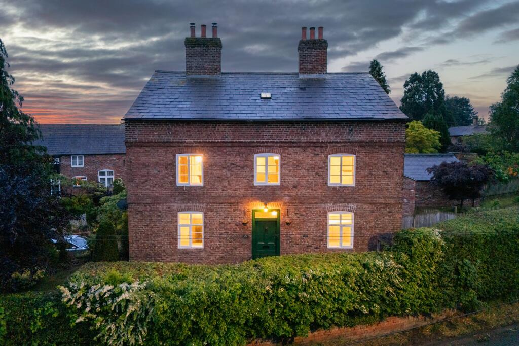 Ivy Bank Lodge, Warrington Road, Mickle Trafford, CH2 4EA, Mickle Trafford