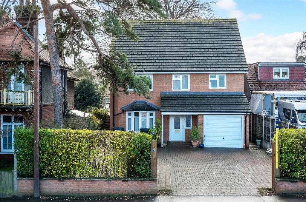 Main image of property: London Road, Rainham, Kent, ME8