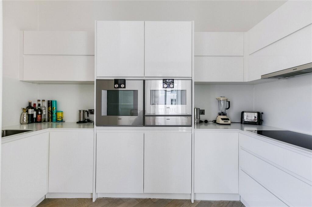 2 bedroom end of terrace house for rent