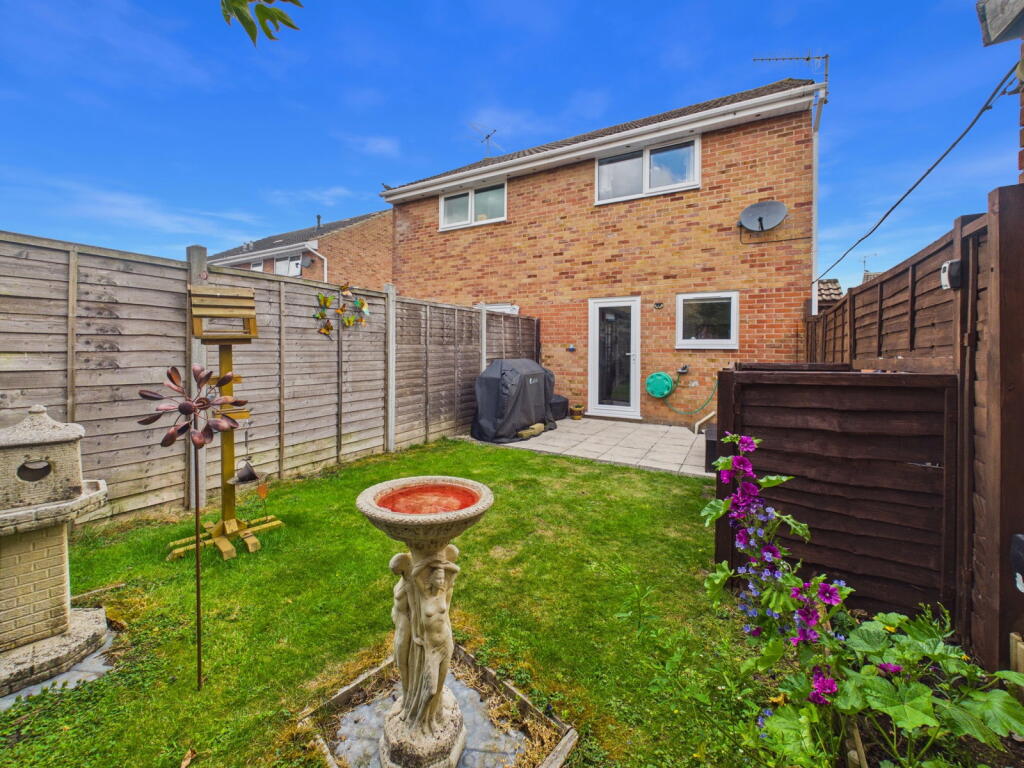 Main image of property: Quarrydale Close, Calne, SN11 0BG