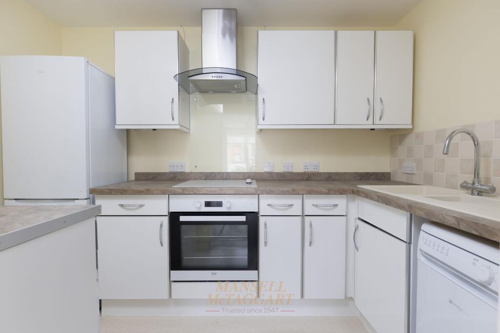 Apartment in Crawley, Three Bridges - View 3