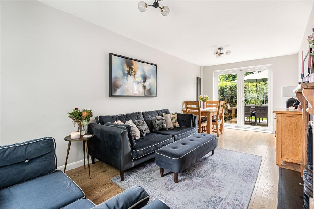House in Twickenham, Whitton - More