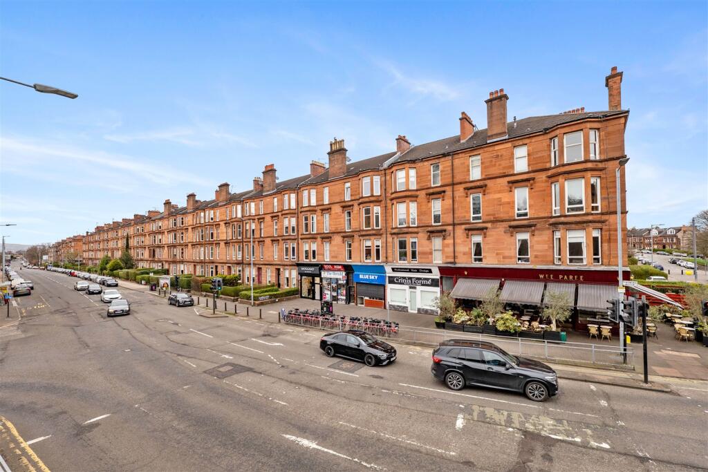 Main image of property: 2/1 250 Crow Road, Broomhill, G11 7LA