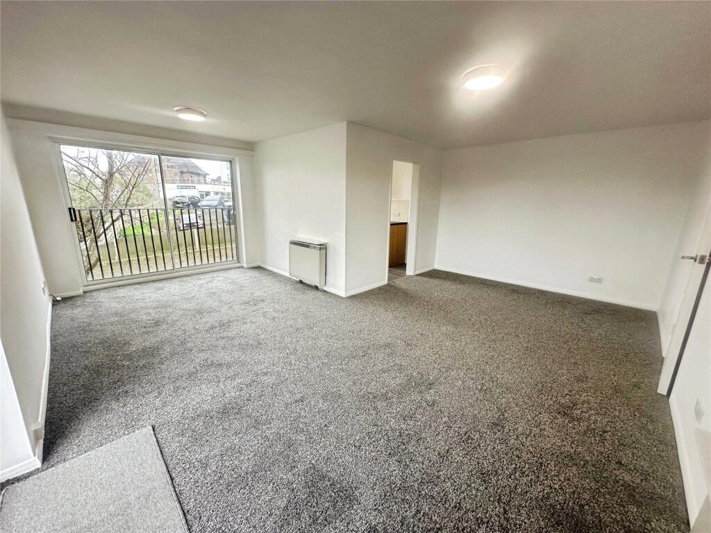 2 bedroom flat for sale in Springvale, Maidstone, Kent, ME16