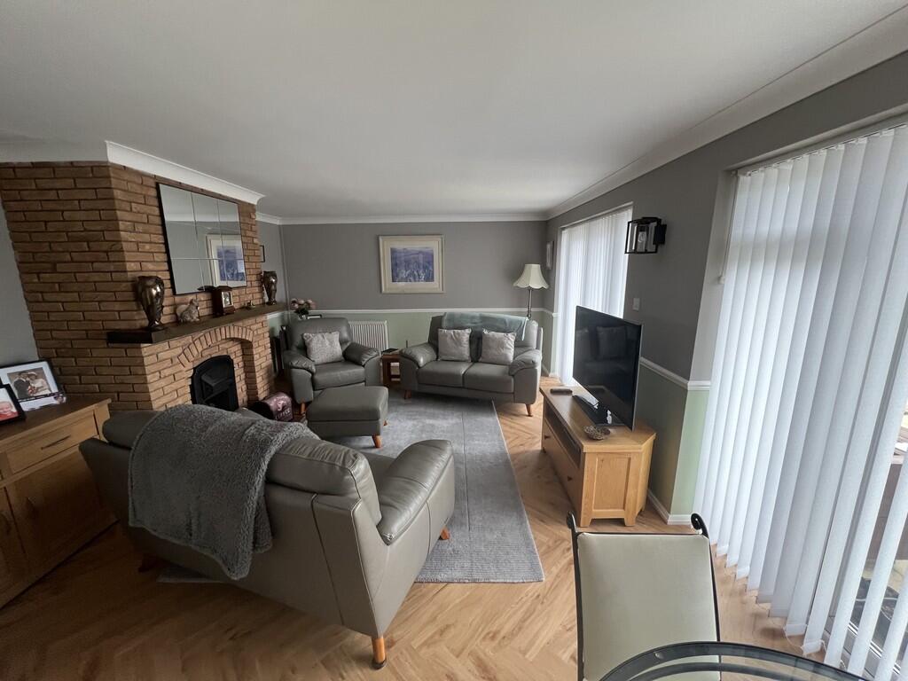 House in Weston-super-Mare, North Worle - More